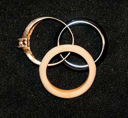 rings-used-for-bone-reading